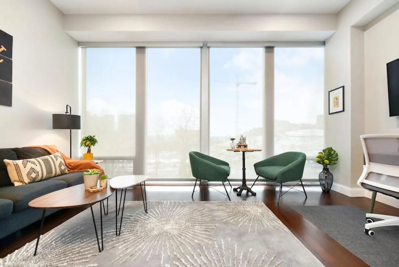 Hostwise Stays - The Washington At Chatham - Free Parking, Private Gym, Skyline Views! Pittsburgh Apartment