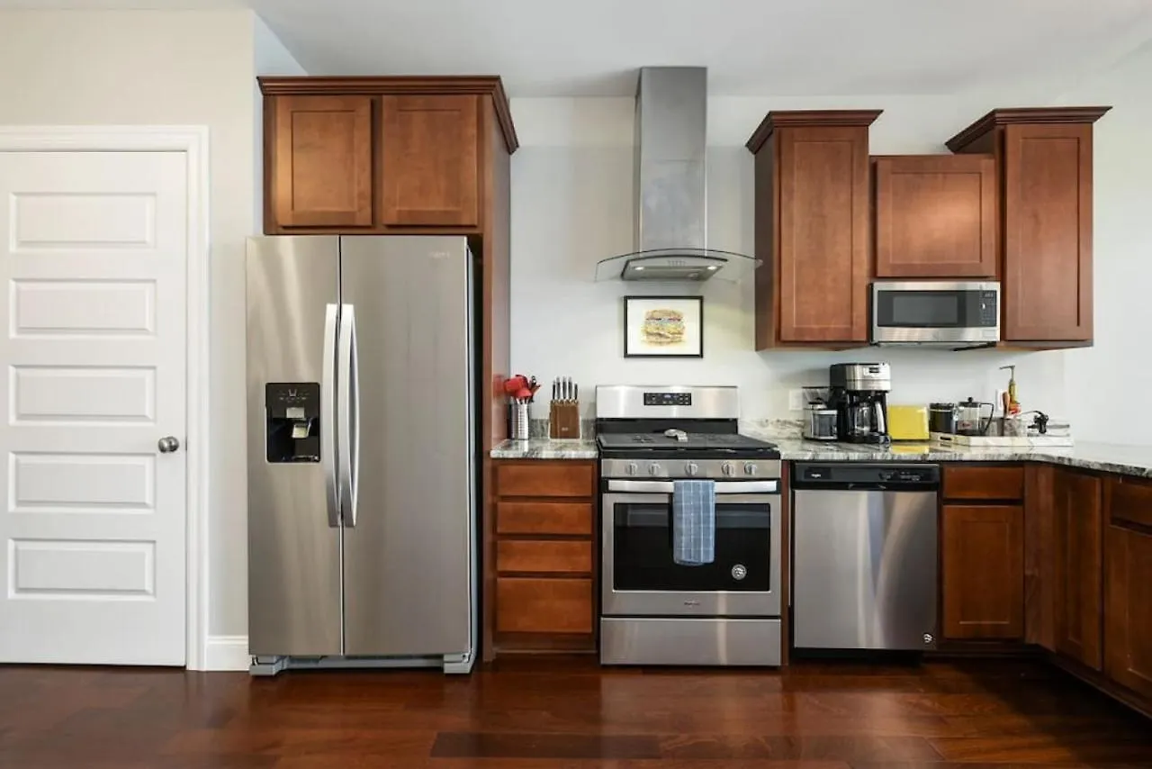 Hostwise Stays - The Washington At Chatham - Free Parking, Private Gym, Skyline Views! Pittsburgh United States