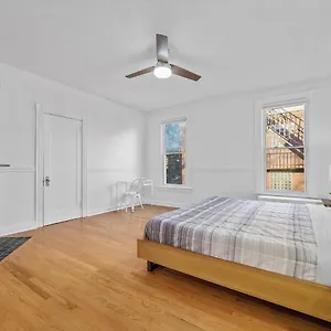 Bloomfield/shadyside @h Spacious And Quiet Private Bedroom With Shared Bathroom Homestay